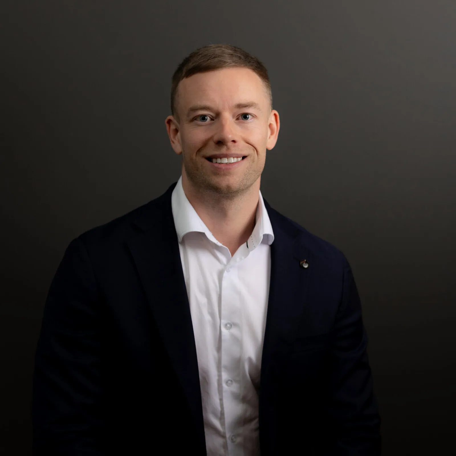 Peter Duszczyk, Associate